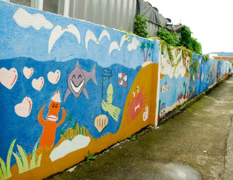 All of the alleyways in Gujora Village on Geoje Island were brightly painted. SpongeBob SquarePants even makes an appearance.