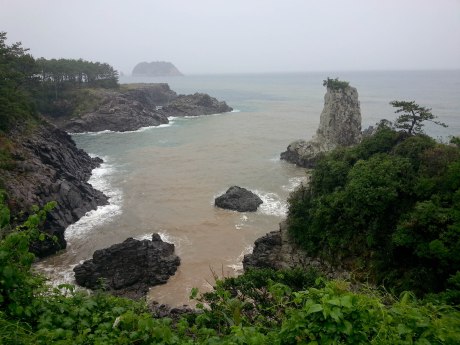 Oedolgae Rock stands 65 feet tall and was formed by a volcanic eruption 1.5 million years ago. According to legend, an old woman became the rock after waiting for her husband who went out to sea to fish and never returned.